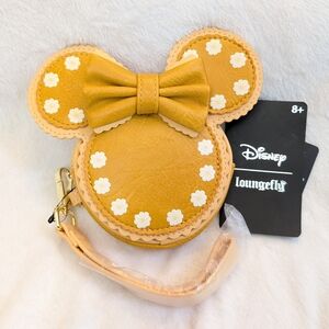 Loungefly minnie mouse pumpkin pie Wristlet NWT